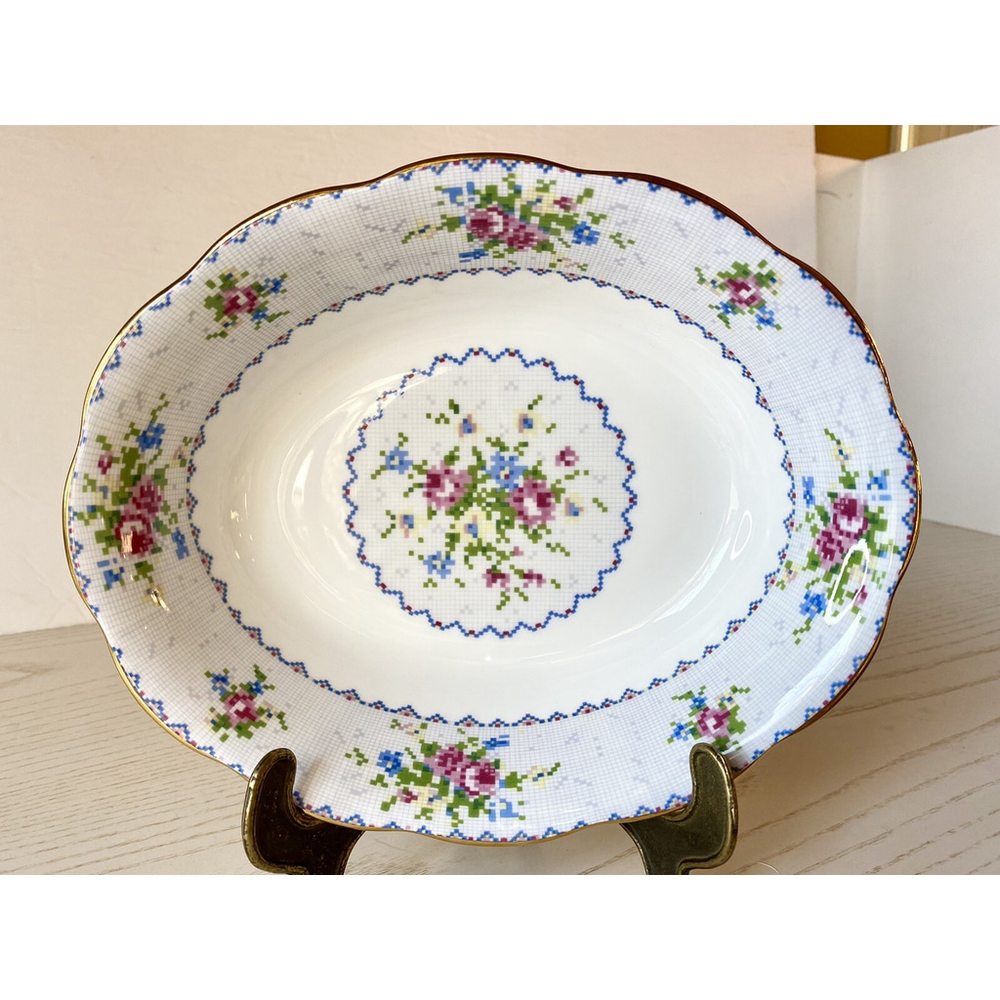 Royal Albert Bone China PETIT POINT 9” Oval Vegetable Dish Bowl 1934